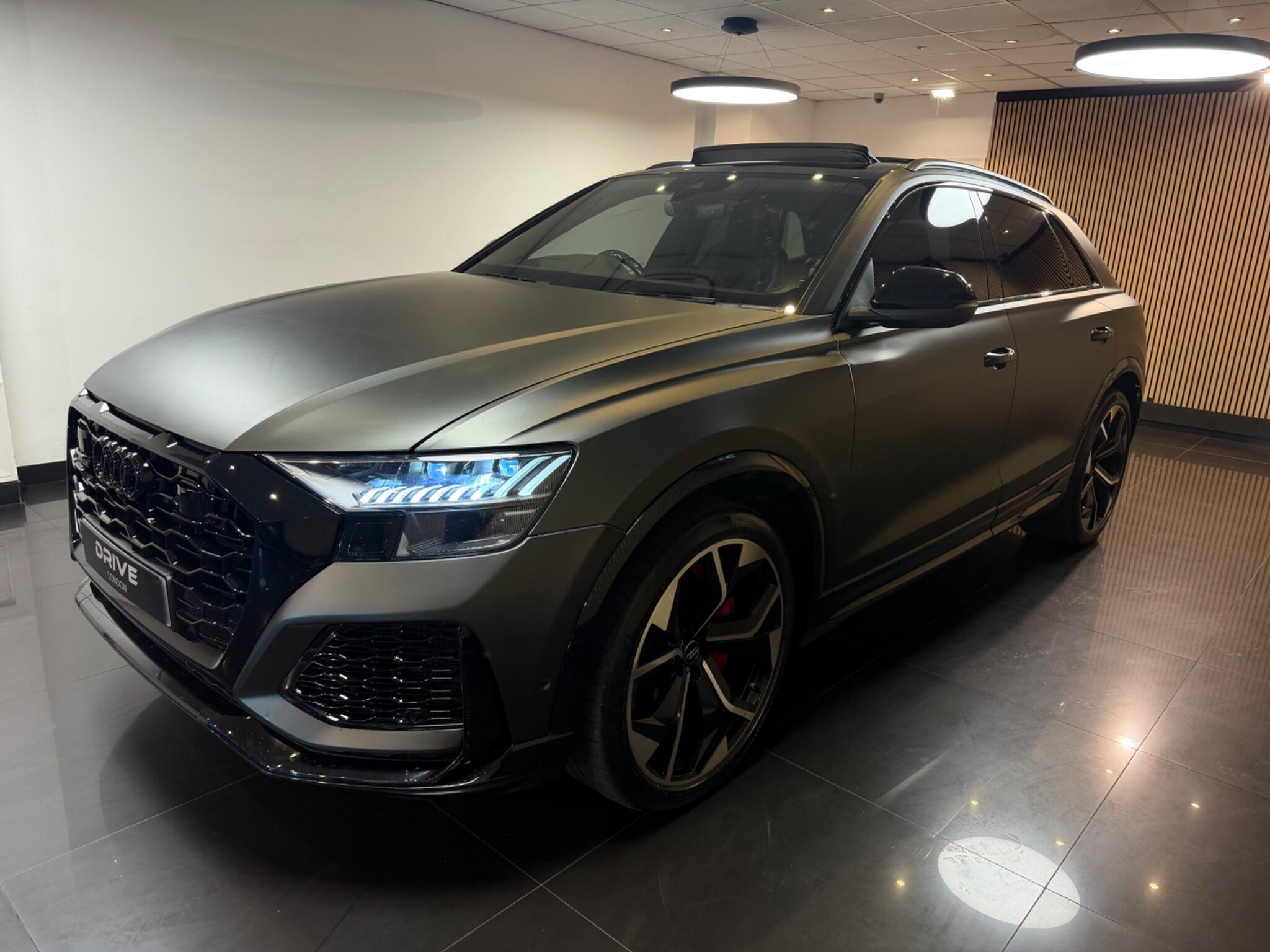 Audi RSQ8